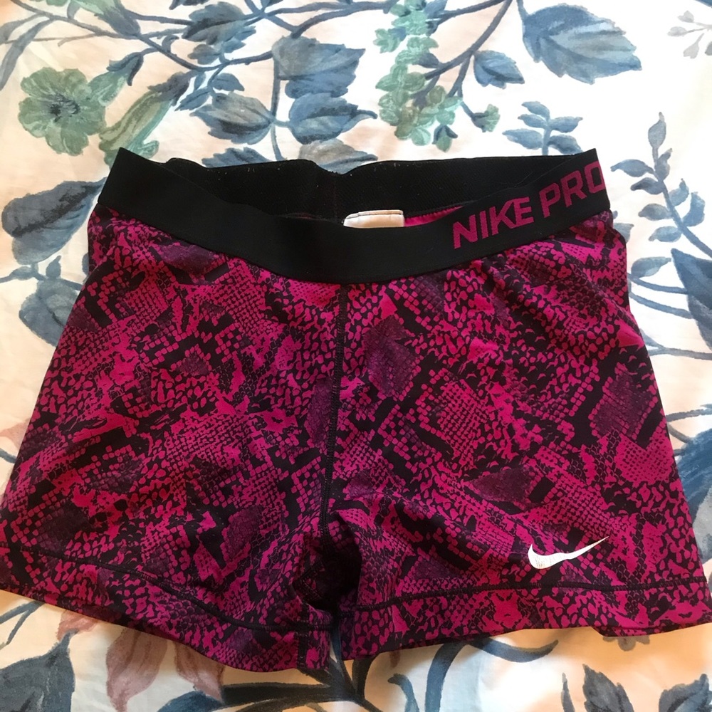 Nike Pro